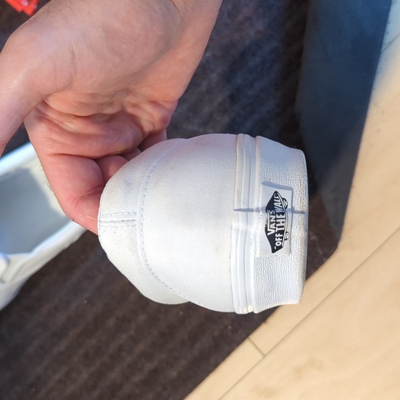 Vans - Picture 3 of 9